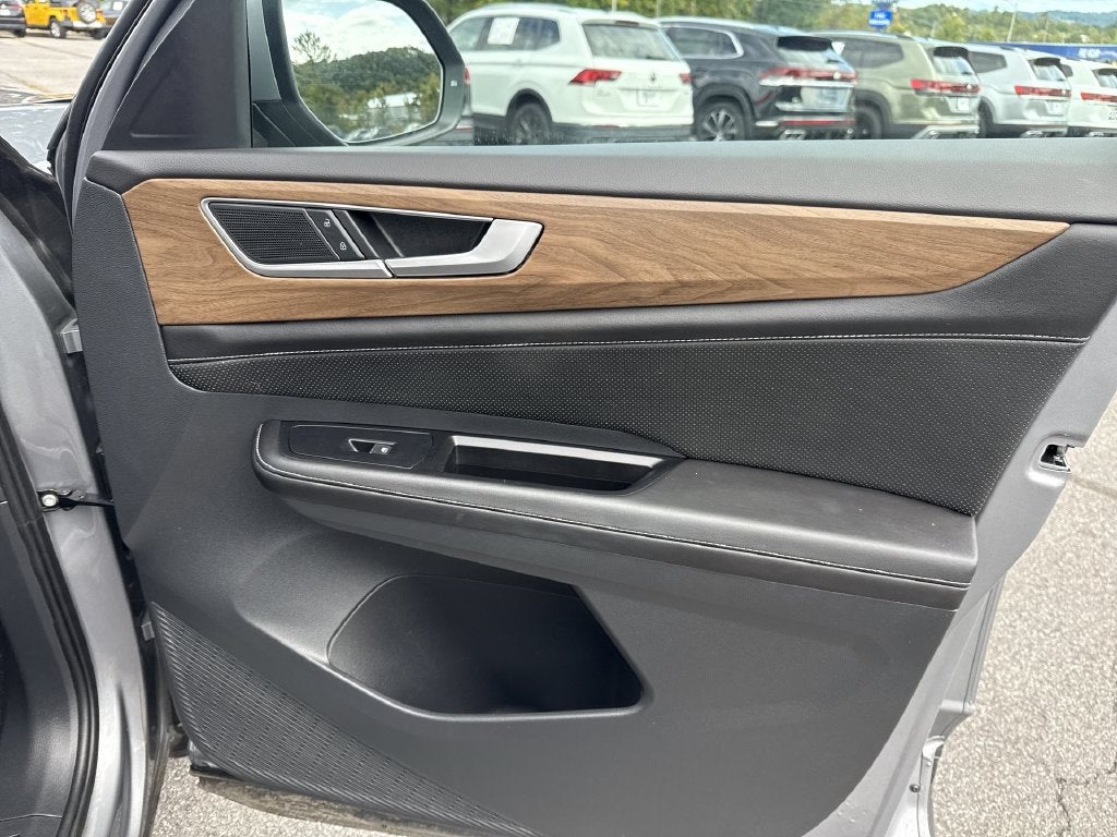 2026 Volkswagen Atlas SE w/Technology