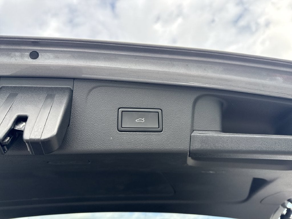 2026 Volkswagen Atlas SE w/Technology